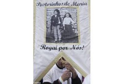 Los pastorcitos Francisco y Jacinta ser�n canonizados el 13 de mayo