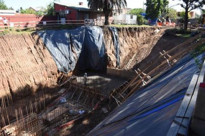 Avanzan las obras de cloacas en Mor�n y Hurlingham