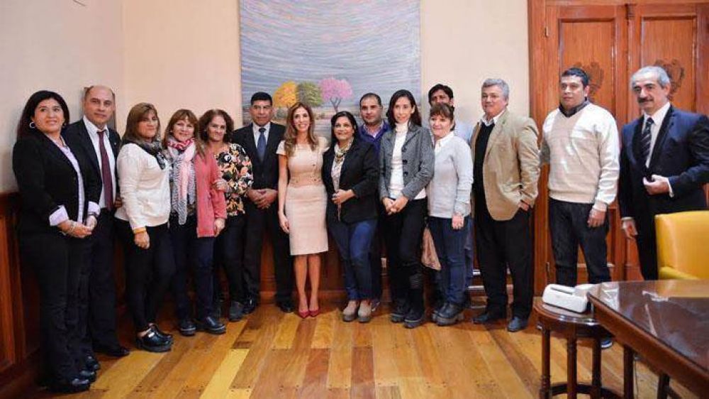 La Gobernadora se reuni� con autoridades del gremio Judicial
