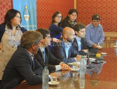 Dietrich anunci� avances en obras de transporte en Tucum�n; se invertir�n $ 10.000 millones