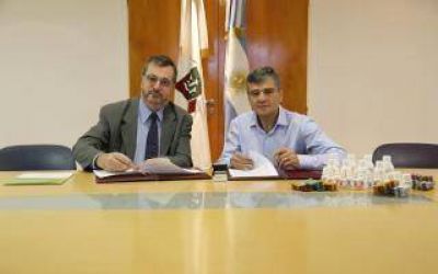 Zabaleta firm� convenio para proveer medicamentos gen�ricos al municipio de Alem
