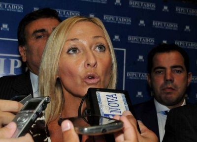 Fascinado por los panqueques y agarrando lo que venga, ahora Florencio Randazzo suma a M�nica L�pez