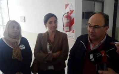 Saladillo: Salom�n entreg� aporte a la Secundaria N�6