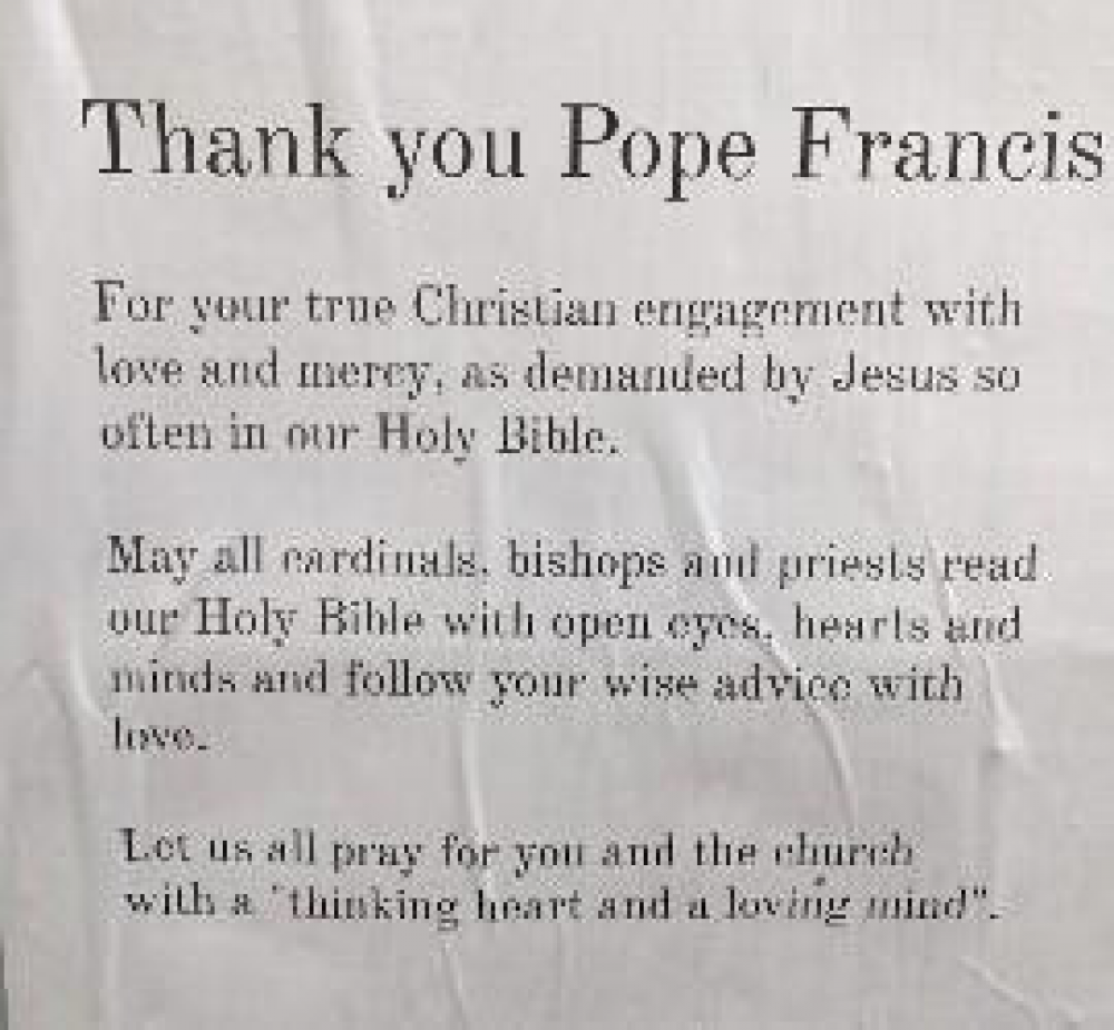 Roma: Carteles agradecen el compromiso cristiano del Papa