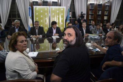 La Provincia convocar� a los gremios docentes para este 