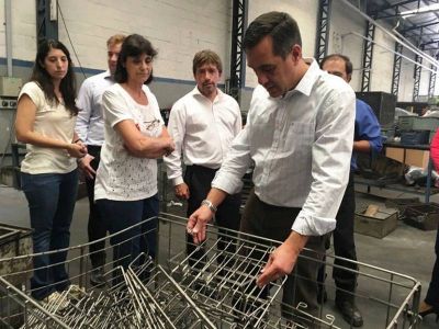 Finocchiaro, desentendido de los docentes, hace campa�a para el 2019 en La Matanza