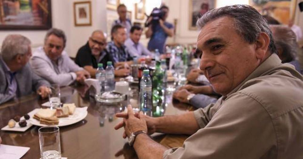 Schmid dice que no hubo se�ales del Gobierno y advierte por m�s conflicto