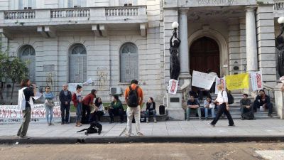 Docentes universitarios cumplieron otro paro