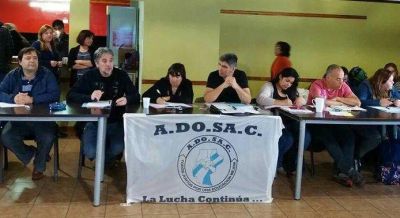 Adosac contin�a paro por 5 d�as m�s