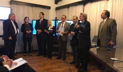 Salud recibi� un equipo ecodoppler para la detecci�n de posibles donantes