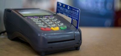El pago con tarjeta de d�bito trae expectativas en el comercio local