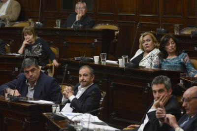 Debaten la reforma electoral y todos miran a dos �rebeldes�
