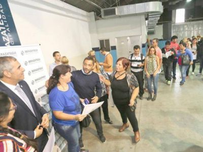 M�s de 500 familias recibieron la escritura de su vivienda