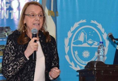 Santa Cruz: Alicia Kirchner denuncia el rechazo de di�logo de Cambiemos