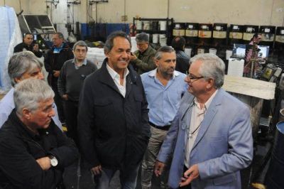 Empresarios pymes le expresaron su desesperaci�n a Scioli: 