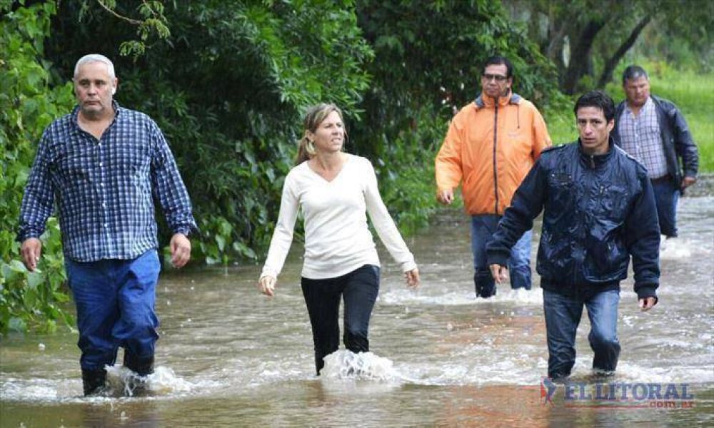 Candidatos recorrieron los barrios afectados por las inundaciones