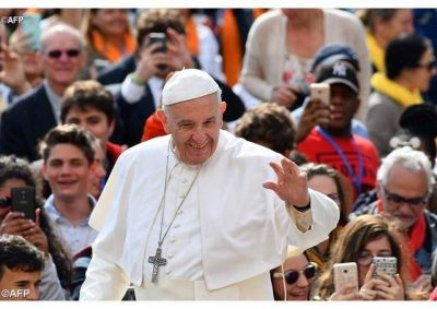 El Papa en la catequesis: En su camino en el mundo el hombre nunca est� solo