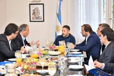 Men�ndez firm� el convenio 