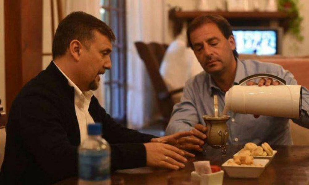 Fabin Pitronaci se mostr con el intendente de Escobar Ariel Sujarchuk
