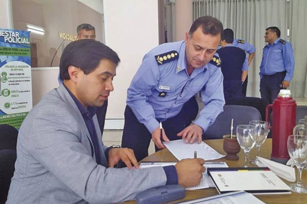 El Gobierno acord aumento salarial para la Polica del Chubut