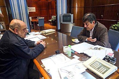 Arroyo ratific� que les descontar� el d�a a los municipales que pararon
