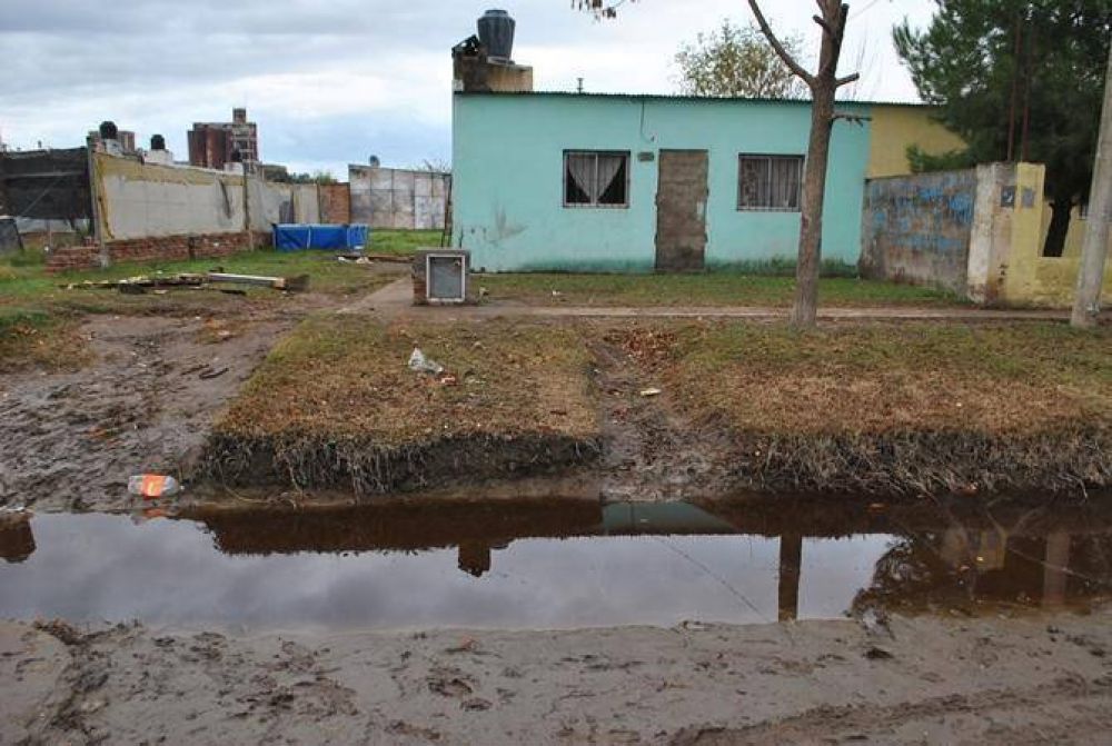 Santa Rosa pide a Verna 30 casas para vecinos inundados del Almafuerte
