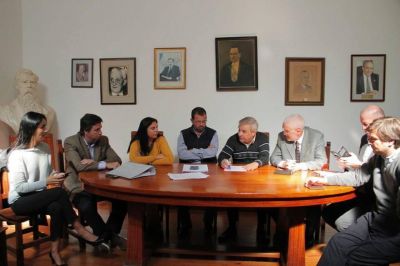 Cambiemos critic� las denuncias de �vaciamiento� del IAPV y defendi� la pol�tica de viviendas de Macri 