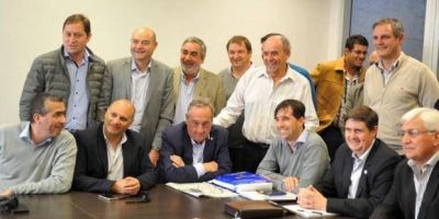 Presi�n para Cambiemos: intendentes radicales acordaron que cada distrito definir� c�mo armar� las listas