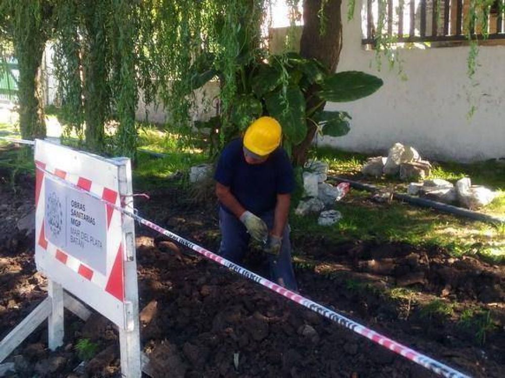 Contin�an los trabajos de extensi�n del servicio de agua en barrios del norte