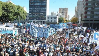 Los movimientos sociales, duros con el Gobierno: 