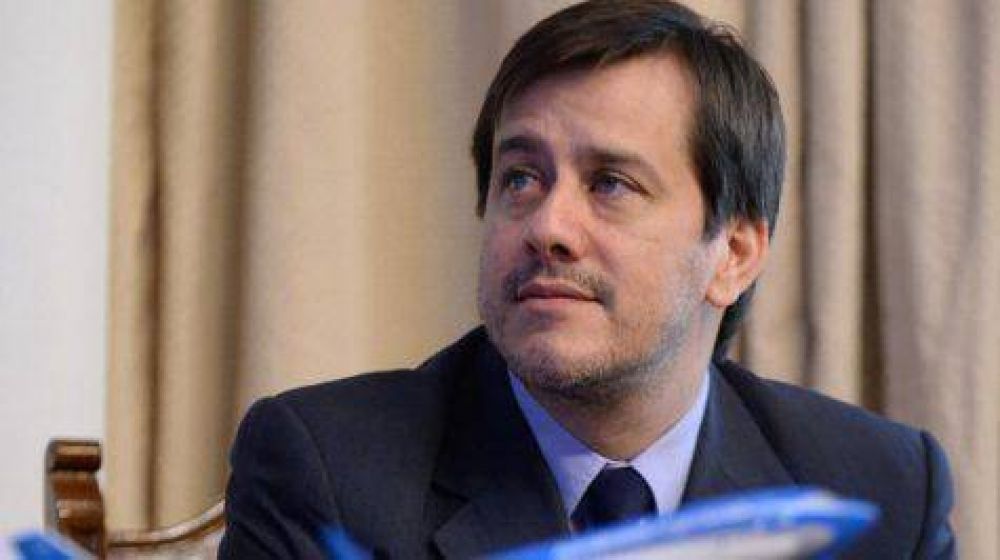Recalde critic� a Carri� y Lousteau