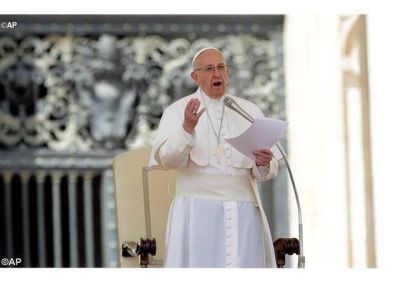 Paz a Egipto, respeto por los derechos humanos en Venezuela. Apremiante llamamiento del Papa antes del rezo mariano
