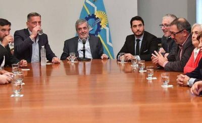 El Gobernador afirm� que desde el FPV �buscan obstruir y cada vez tienen menos diputados�