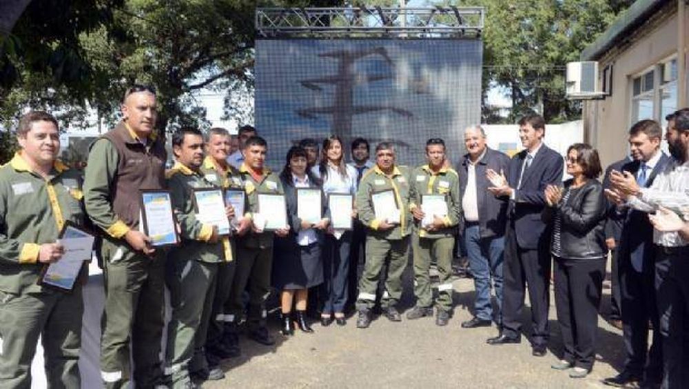 Corpacci inaugur� refacciones en el edificio de la EC SAPEM