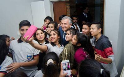 LA EDUCACI�N COMO POL�TICA CENTRAL