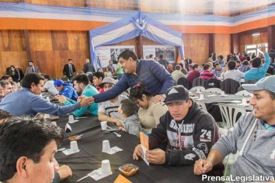 Arcando: Los trabajadores de la UOCRA �construyen una Tierra del Fuego y una Argentina que mira hacia el futuro, con esperanza y uni�n�