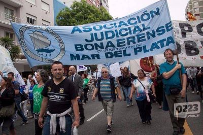 Judiciales bonaerenses rechazaron oferta salarial del 18% y van al paro