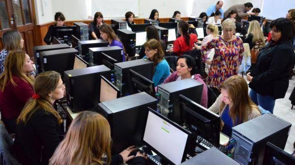 R�o Negro incorpor� m�s de siete estatales por d�a h�bil desde el 2011