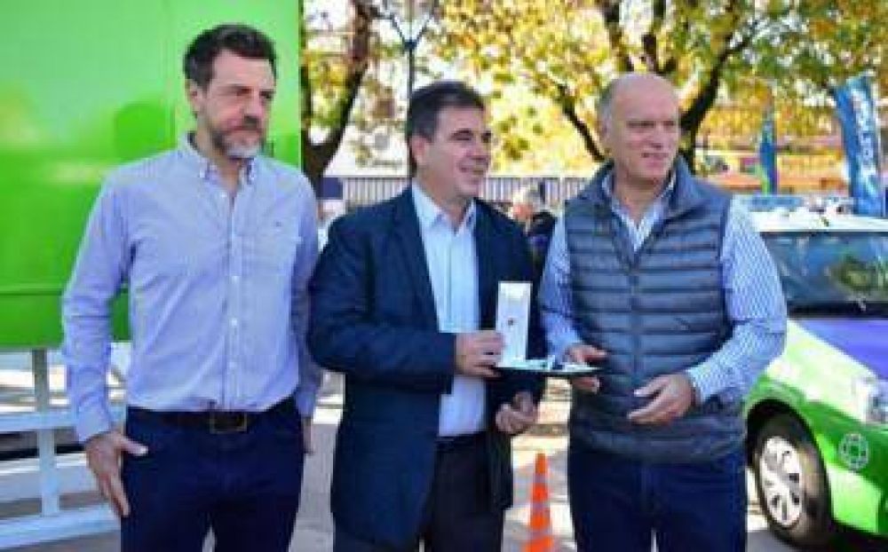  Grindetti y Ritondo inauguraron una torre de control