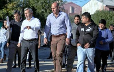 Martiniano Molina y Rogelio Frigerio supervisaron obras en Ezpeleta