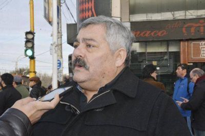 Lozano pide �transparentar� los n�meros para que cierren �con la gente adentro�