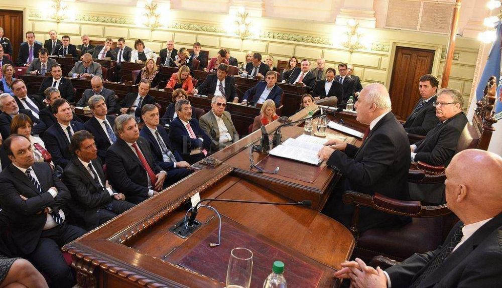 Lifschitz, ahora como desaf�o, volvi� a reclamar la Reforma