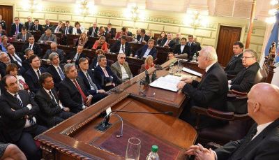 Lifschitz, ahora como desaf�o, volvi� a reclamar la Reforma