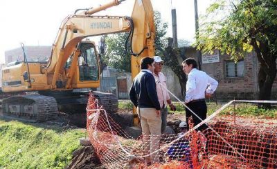 San Miguel: empez� una nueva obra hidr�ulica en Ciudad Santa Mar�a