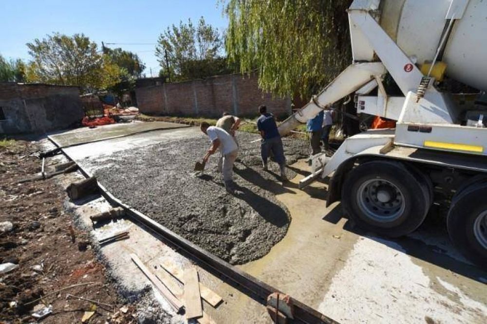 Avanza el Plan de Pavimentaci�n de Calles de Tierra en La Carcova