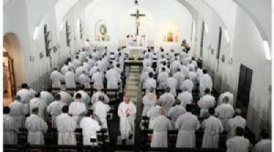 Los obispos instalan la pol�mica por los 70