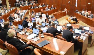 La oposici�n carg� contra el oficialismo por acaparar toda la agenda de temas