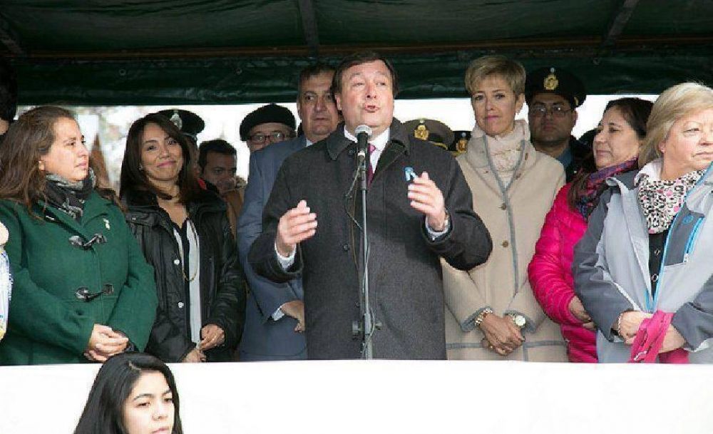 Weretilneck particip� de los actos por el 115� aniversario de Bariloche