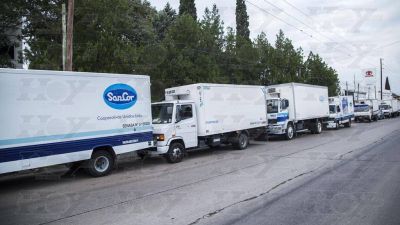 Trabajadores l�cteos paran 24 horas por la situaci�n de Sancor