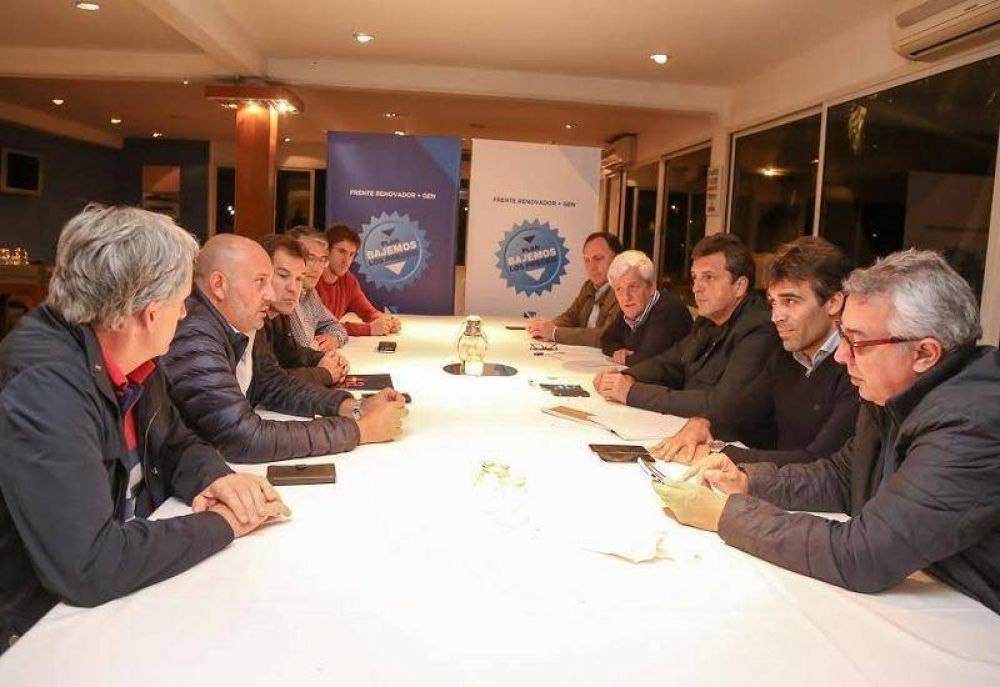 Massa encolumn� a sus intendentes detr�s del programa para bajar precios